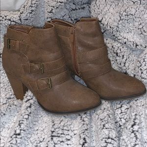 Forever Booties Size 7